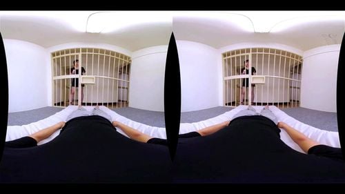 【VR】牢屋越しの罵倒フェラ 痴女看守VR 深田えいみ