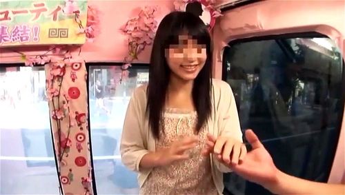 マジックミラー便 21歳うぶな黒髪の歯科助手さんパンティ越し顔面騎乗！謝礼のっけてローション付けて手コキぬきしちゃう♡