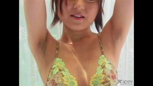 腋が感じるから舐めて欲しいけど恥ずかしくて言えない子と・・・