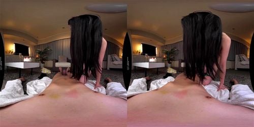 【ＶＲ】キス特化ＶＲ！顔面レベル最強クラスの美の女神「本庄鈴」ちゃんとキスしまくりイチャイチャ体験！