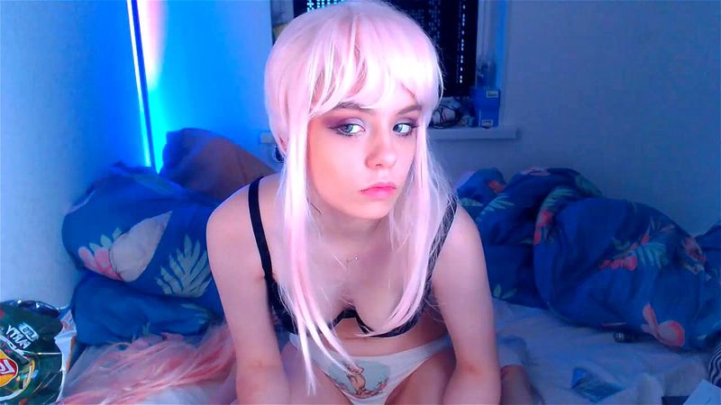 Petite teen MiaShopper2 tries wig on webcam