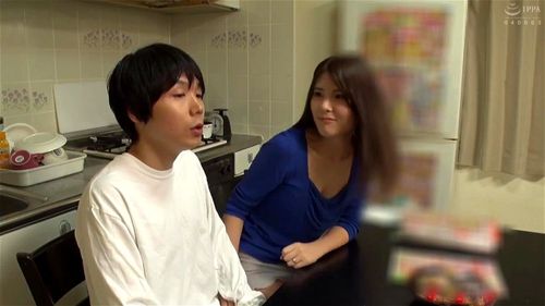 ボクをオモチャにする義母！！父親と再婚したばかりの義母は若くて美人でまだまだ女盛り！！でも父親には全く相手にされず性のはけ口を何とボクに向けてきた！！毎日…毎日…何度も…ボクは義母の性奴●と化しています！！