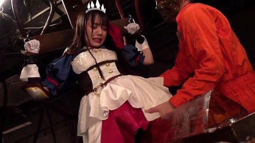 【コスプレ拘束調教】拘束三角木馬電マ責めで調教されるプリンセスコスの美女！