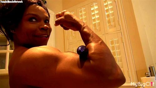 Female Bodybuilder Wearing A Strapon Female Bodybuilder Wearing A Strapon