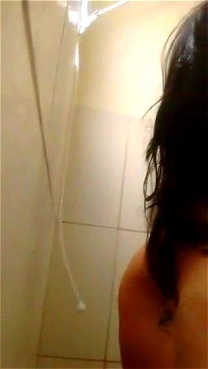 Watch Novinha Tomando Banho Tatoo Novinha Gostosa
