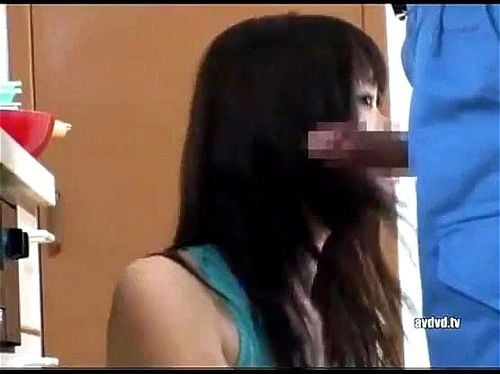 ＞修理業者に盗撮されていた乳首ポチのノーブラ主婦。モッコリした勃起チンポに欲情しての激イキ淫乱、発情ファック