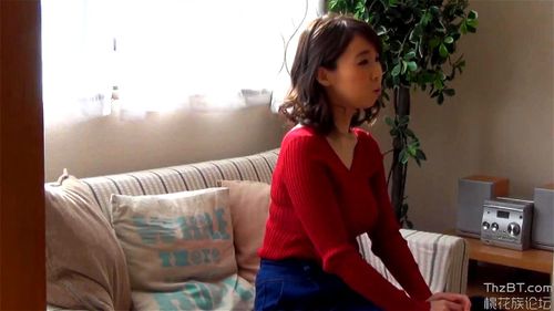 【人妻・寝取盗撮】”こんな事シテ…マズいですって…いやだぁ～” あっさり押しに負けてマジ堕ち！不倫SEXを無断で盗撮投稿された、結婚6年目奥様