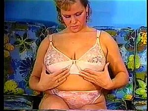 300px x 225px - Watch dusty pumps her milk-filled tits - Milk Juggs, Breast Pump, Nursing  Bra, Nipples Erect, Bbw, Toy Porn - SpankBang