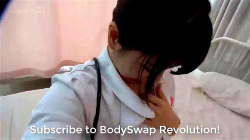 【spankbang】【永井みひな】メガネ女子に憑依した男が、トイレでいやらしいことをする！