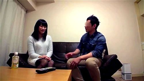 素人ナンパ 「もっとっ・・・もっとぉちょうだいっ・・・」ムラムラすると手が勝手に動き自然とま◯こを触っているエロナースさん！の無料エロ動画はこちら