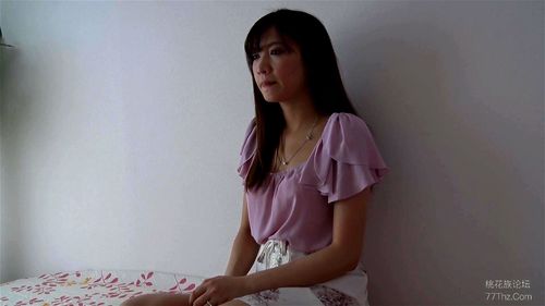 不倫SEX中に旦那から着信アリ！ハメたまま電話に出させたら感度急上昇↑こっそりゴムを外し他人の精子をたっぷり注入され種付け中出しされた美人妻/人妻主婦不倫寝取られNTR羞恥中出し寝取りS級素人