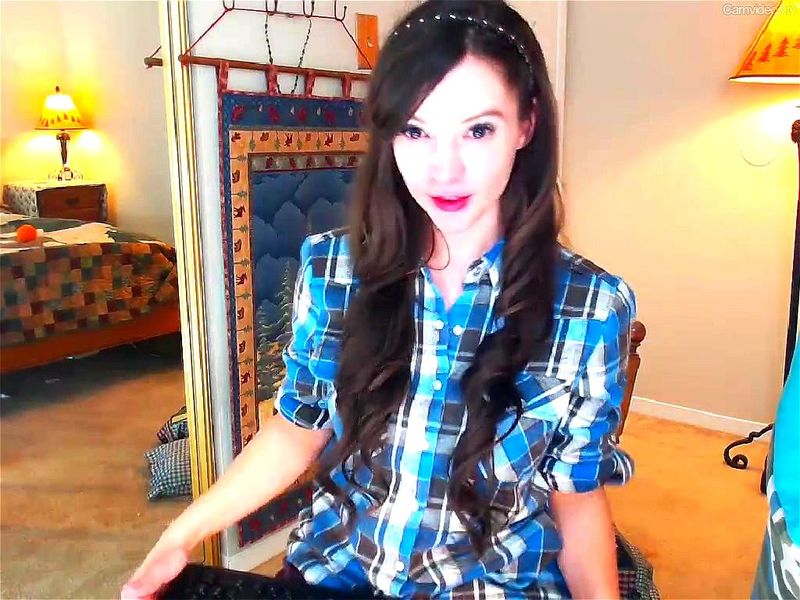 Young brunette Girlfriendcutie webcam chat