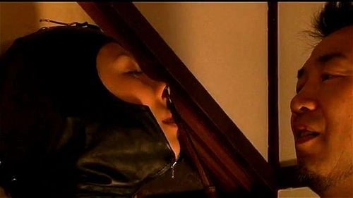 五十嵐しのぶ：熟女の残酷調教、昼はお店で汗まみれ、夜は股間が汁まみれ