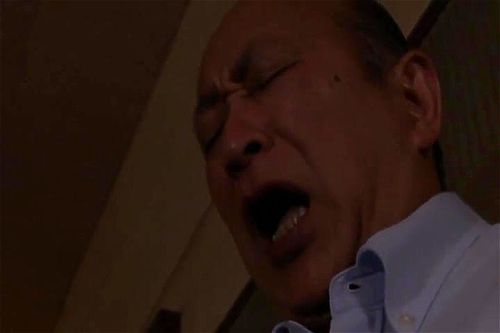 【ヘンリー塚本】映画館での公然わいせつ！中年男達の肉欲を貪る変態痴女！