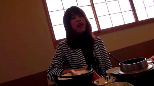 【熟女ナンパ】出版社に勤めていた巨乳の奥さんと温泉で柔らかそうなおっぱいを揉んで不倫旅行開始！