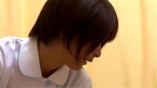 森ななこ ショートカットの美人ナースにオナニーを見せつけ！センズリ鑑賞で興奮して手コキでオナサポ