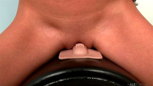 Watch Dakota Skye Squealing On A Sybian Dakota Skye Sybian