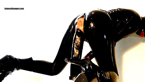 Extreme Anal Penetration mit Riesendildos Extreme Anal Penetration mit Riesendildos
