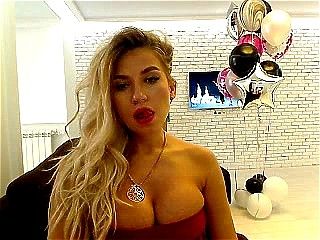Russian blonde AlovelyYana on webcam