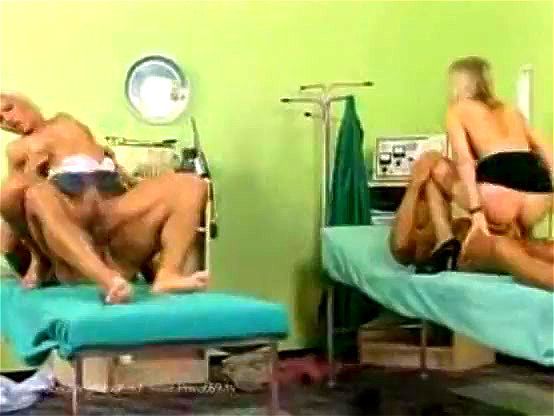 Dame Taetowierte Braungebrannt Partysex