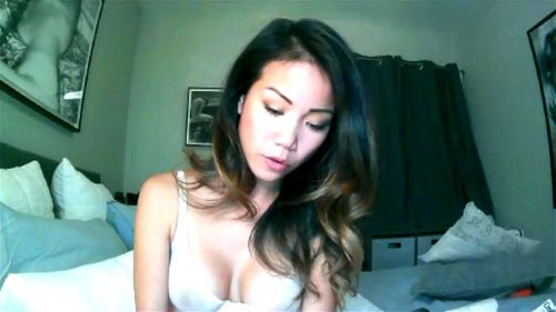 Asian babe Joan Wayne webcam chat 1/2