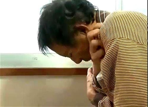 ＜桐岡さつき＞借金から拒みながらも言われるがまま旦那が見ている前で寝取られる奥さん。必死に耐えながらの鬼畜な性交