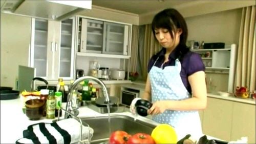 お料理教室のきれいな先生を犯る 新尾きり子