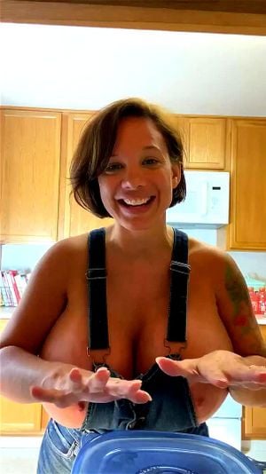 Big Tit Brunette Mom Anal