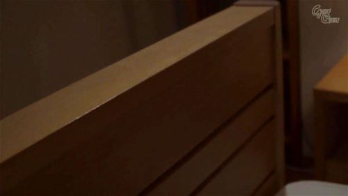 若月みいな ムチムチ爆乳おっぱいの子持ちママを略奪！ショタ男にイタズラされ感じてしまう