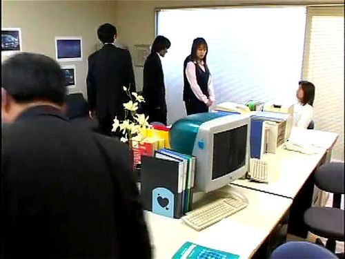 みんなでザーメンごっくんしちゃおっ♪性欲全開の男たちを搾り取る女たち♡