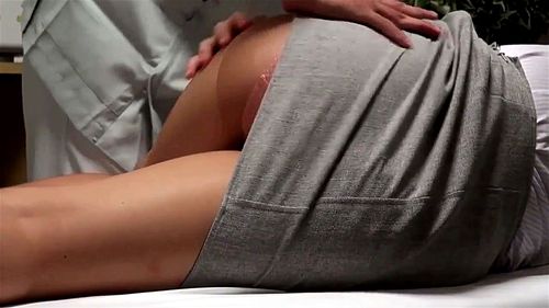 【丸ノ内OL専門】OLさん脱がせて気が付けば全裸！おまんこして追い打ち擦りで潮吹く整体◆