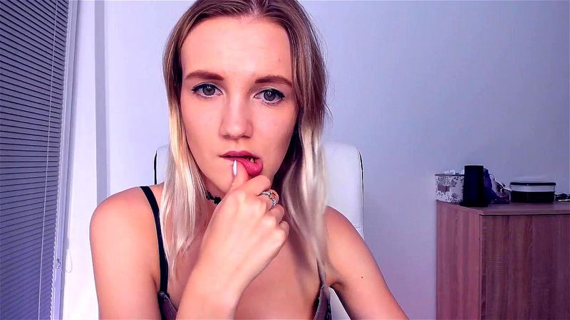 Young blonde AlicePure webcam chat 2/3
