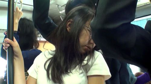 バス車内での大胆不敵な痴漢！