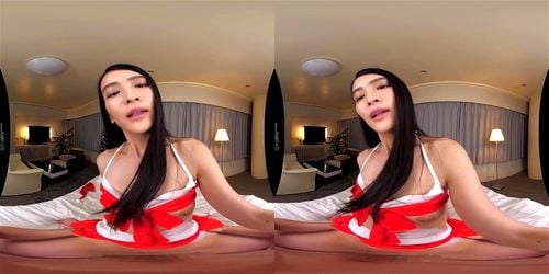 本庄鈴【VR】顔面偏差値最高峰！濃厚ベロチュウまでとろけるキスを100回以上も味わえる至高の神作！サンタコスプレ大興奮！