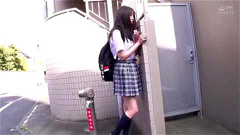 【JKバイブ散歩】可愛い美少女JKちゃんがおマンコの中に協力デカバイブを入れられて遠隔操作でおマンコの中ぐちょぐちょにされちゃう♡『止めて下さい…んっ///』