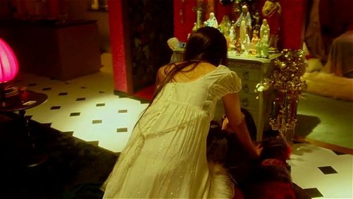 やっぱり見たくなるエリカ様の美乳！そしてピンク乳首が吸われる所がイイ！！！