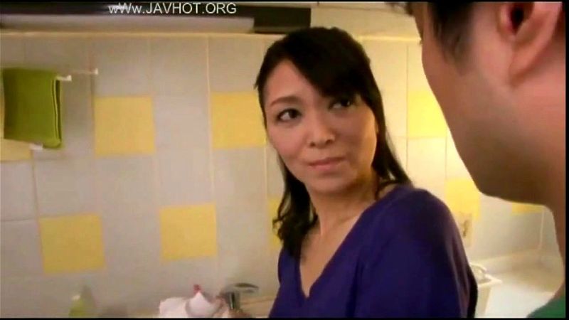 VKO-1237 step-mom 母が色気あり過ぎで