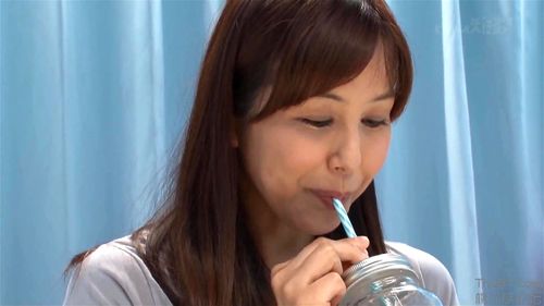 ＜マジックミラー号＞マキシワンピを着る素人奥様らにエッチなマッサージ！潮吹きでシミだらけな不倫セックス！！＜人妻ナンパ＞