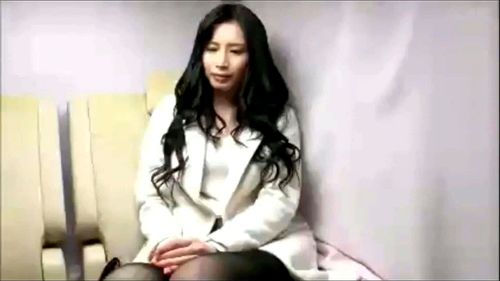 ☆人妻ナンパ☆ ３２歳になる浮ついた感じなど微塵も見られない元モデルだとおっしゃる美人奥さまをナンパ！浮気は旦那に悪いと分かっていながらもオンナ慣れした好みのイケメンナンパ師にエロ汁まみれのご無沙汰マ●コを濃厚クンニで刺激され絶頂欲求が高まった欲求不満の人妻が魅せる淫らな姿を見逃すな！