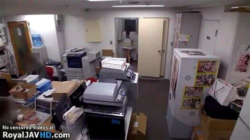 椎名ゆな 打ち合わせ中の巨乳美熟女女優にドッキリ即ハメ