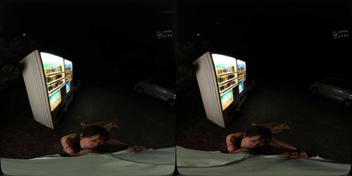 【ＶＲ】野外露出！不倫相手に鉢合わせた通行人とのセックスを命じる夜間露出ＮＴＲプレイ！