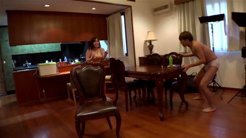 素人企画：フル勃起のオチンポ2本で上下のお口串刺し!!ネットリベテランAV男優2名を用意して激動のいきなりSEX勃発!!