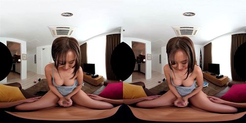 【二階堂夢 VR】Fカップ巨乳美女と同棲生活？！臨場感たっぷりなイチャイチャで生々しいフェラ音を楽しめます！