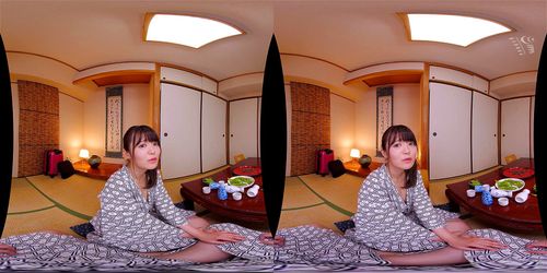 【ＶＲ】出張相部屋！後輩女子社員とまさかの2人きり、浴衣がはだけておっぱいポロリ、我慢してたら彼女の方から！