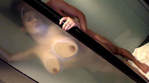 〔素人〕Hカップの神乳おっぱい！スレンダーな主婦との寝取られセックスをハメ撮りしたエロ動画