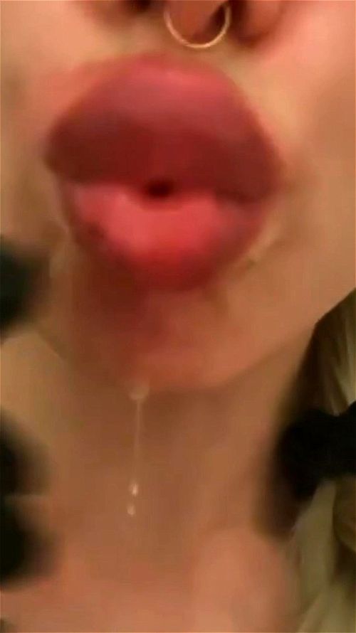 Huge lips porn