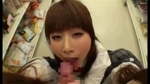 コンビニ店内でこっそりトリプルフェラJK！