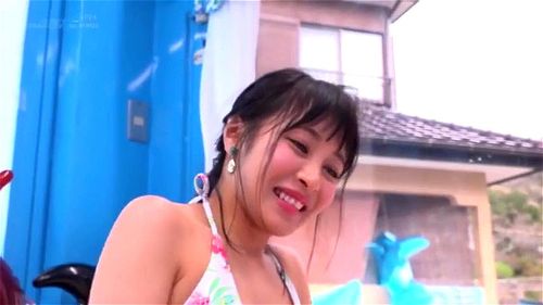 【MM号】居酒屋で働く清楚なギャルJDが賞金を賭けてフェラ乳首攻め!小柄な体に爆乳デカパイのビキニJDがミラー号に登場!