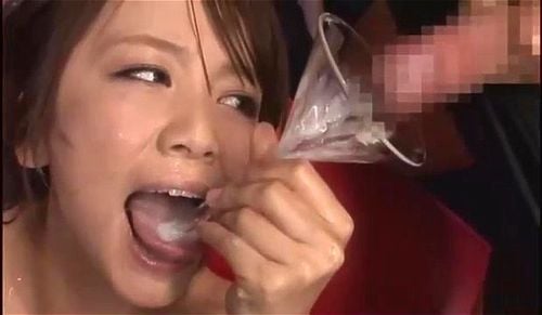 小坂めぐる：特濃ザーメンを一生懸命舌を伸ばしてこぼさずごっくん